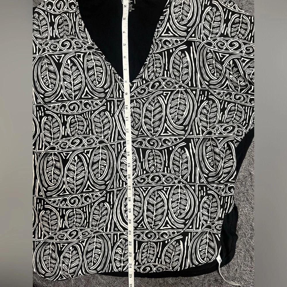 Loft Black & White Patterned Blouse! - Picture 10 of 13